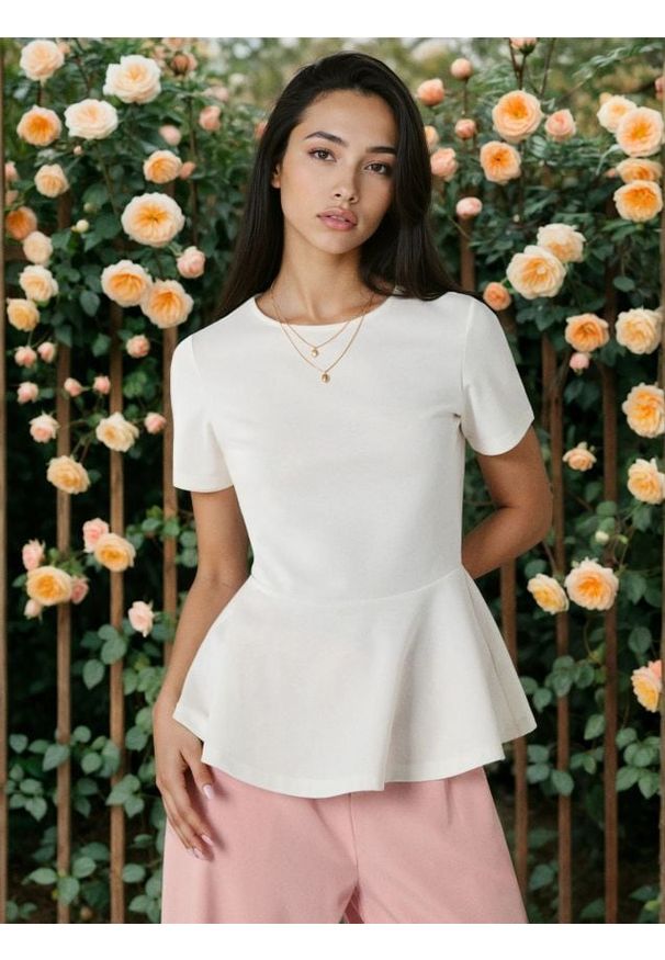 Sinsay - Bluzka z domieszką wiskozy i ozdobnymi falbanami - kremowy. Kolor: kremowy. Materiał: wiskoza