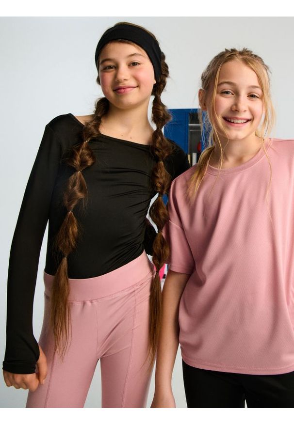 Sinsay - Sportowe body w stylu basic z długimi rękawami - czarny. Kolor: czarny. Długość rękawa: długi rękaw. Długość: długie. Styl: sportowy