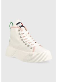 Tommy Jeans trampki VULC PLAT. CANVAS MC damskie kolor biały EN0EN02091. Nosek buta: okrągły. Kolor: biały. Materiał: guma. Szerokość cholewki: normalna. Obcas: na platformie #3