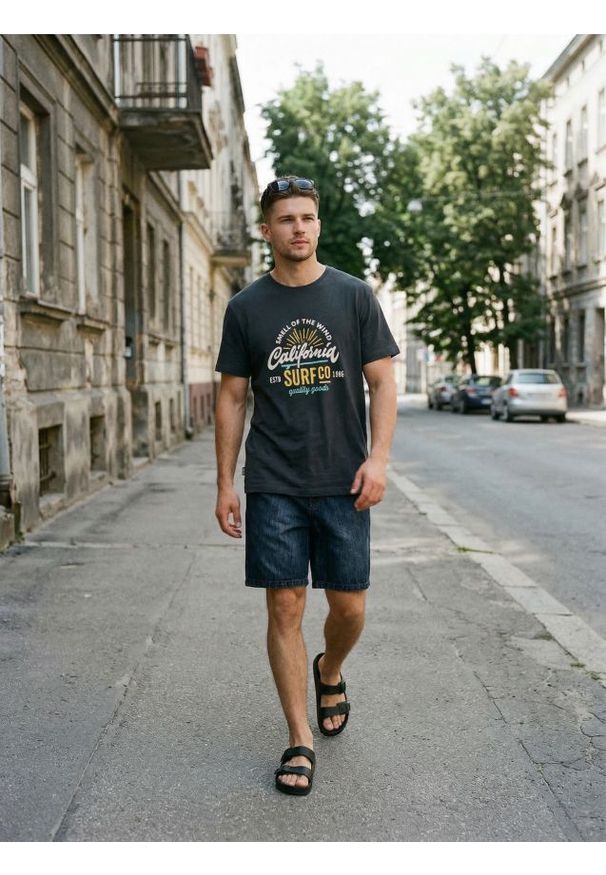 Sinsay - Szorty jeansowe loose jogger z efektem sprania - niebieski. Kolor: niebieski