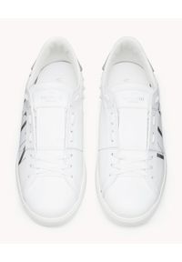 VALENTINO - Skórzane sneakersy Open VLNT. Kolor: biały. Materiał: skóra. Wzór: aplikacja, napisy #2