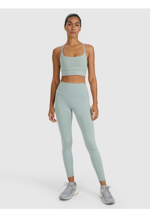 4f - 4F Biustonosz treningowy z niskim wsparciem - zielony XL. Kolor: zielony. Materiał: elastan, włókno, syntetyk, materiał, guma, jersey. Rodzaj stanika: wyciągane miseczki. Wzór: gładki, ze splotem. Sport: fitness, joga i pilates