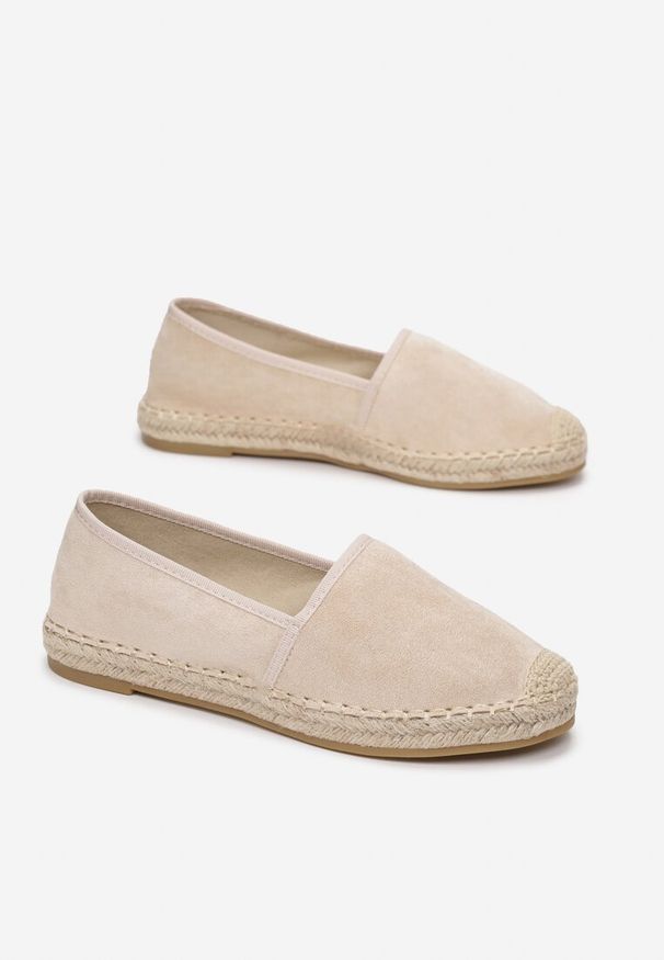 Renee - Beżowe Espadryle Aurinda. Wysokość cholewki: przed kostkę. Zapięcie: bez zapięcia. Kolor: beżowy. Szerokość cholewki: normalna. Wzór: gładki. Obcas: na płaskiej podeszwie. Styl: boho