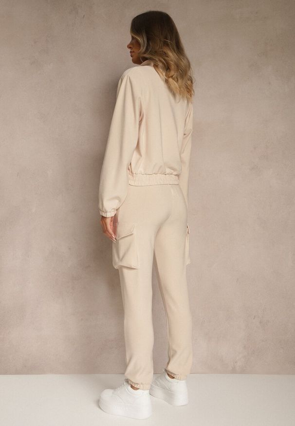 Renee - Beżowy Komplet Dresowy Cargo Bluza ze Stójką i Spodnie Jogger Litene. Kolor: beżowy. Materiał: dresówka. Sport: turystyka piesza