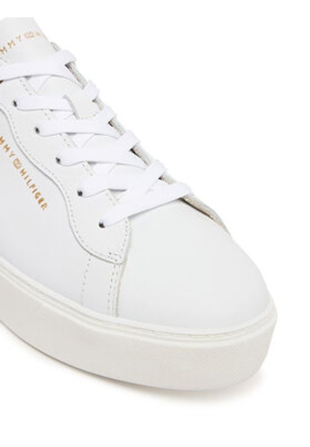 TOMMY HILFIGER - Tommy Hilfiger Sneakersy Chic Platform Cupsole Sneaker FW0FW09021 Biały. Kolor: biały. Materiał: skóra. Obcas: na platformie