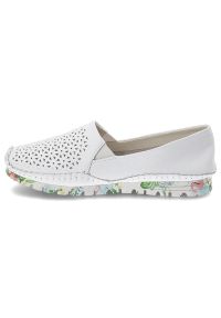 Białe Półbuty Artiker Wygodne Ażurowe Obuwie Damskie. Kolor: biały. Materiał: skóra. Wzór: ażurowy #2