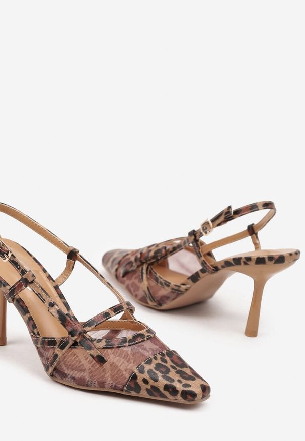 Renee - Panterkowe Czółenka na Szpilce Typu Slingback z Siateczkową Cholewką Asdexia. Okazja: na co dzień, na spacer. Nosek buta: szpiczasty. Zapięcie: sprzączka. Materiał: jeans. Szerokość cholewki: normalna. Obcas: na szpilce. Styl: casual, elegancki