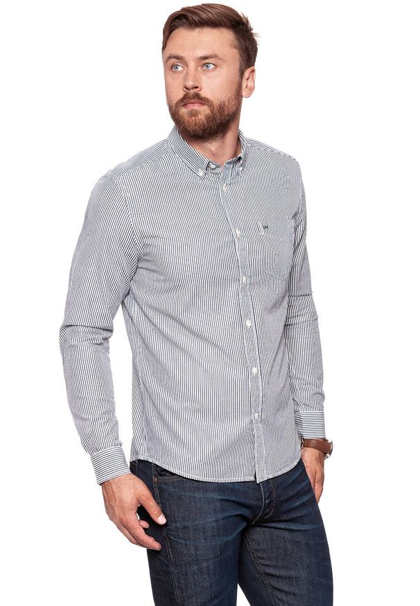 Wrangler - KOSZULA WRANGLER LS 1PKT BUTTON DOWN NAVY W5874SQ35 112129583. Typ kołnierza: button down. Materiał: materiał. Wzór: paski