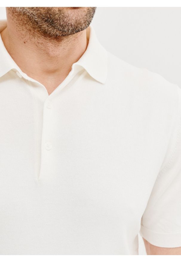 Pako Lorente - PAKO LORENTE – Biały t-shirt polo. Okazja: na co dzień. Typ kołnierza: polo. Kolor: zielony, biały. Materiał: wiskoza, poliester. Styl: casual, elegancki