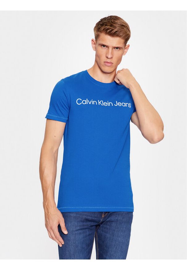 Calvin Klein Jeans T-Shirt J30J322344 Niebieski Slim Fit. Kolor: niebieski. Materiał: bawełna