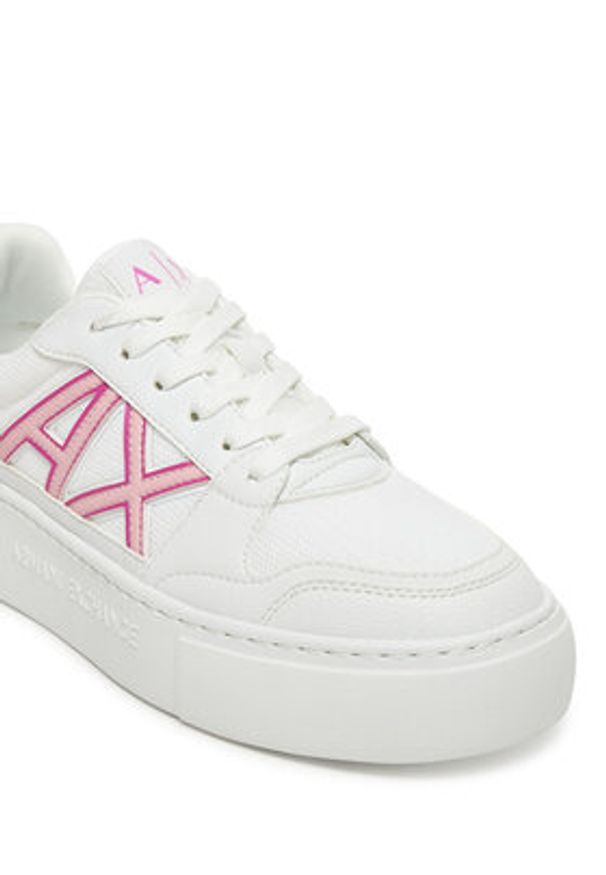 Armani Exchange Sneakersy XDX178 XV929 S935 Biały. Kolor: biały. Materiał: materiał
