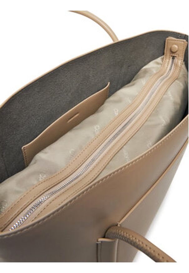 Calvin Klein Torebka Ck Linn Large Shopper K60K613109 Beżowy. Kolor: beżowy. Materiał: skórzane