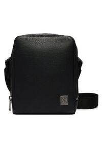 Calvin Klein Saszetka Emblem Hw Reporter LV04D3293G Czarny. Kolor: czarny. Materiał: skóra #1