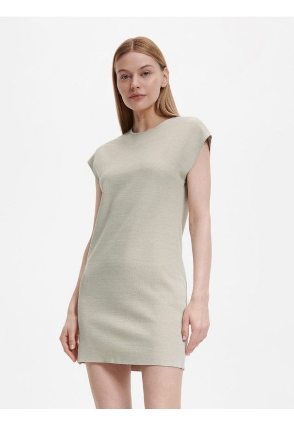 Reserved - Sukienka mini - kremowy. Kolor: kremowy. Materiał: dzianina, wiskoza. Długość: mini