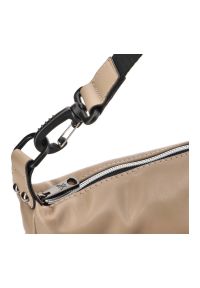 Beżowa Torebka Damska Na Ramię Pepe Moll. Kolor: beżowy. Wzór: aplikacja. Materiał: skórzane. Styl: klasyczny, casual, elegancki. Rodzaj torebki: na ramię #2