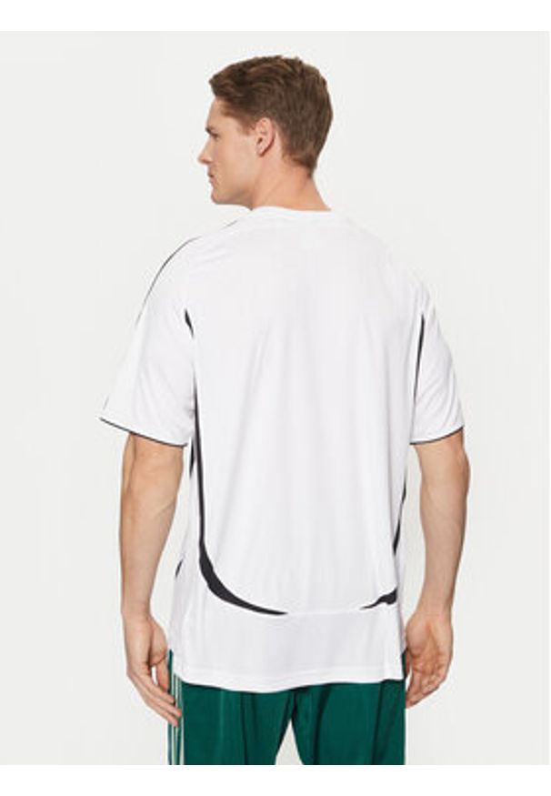 Adidas - adidas T-Shirt adicolor Teamgeist JP1113 Biały Loose Fit. Kolor: biały. Materiał: syntetyk