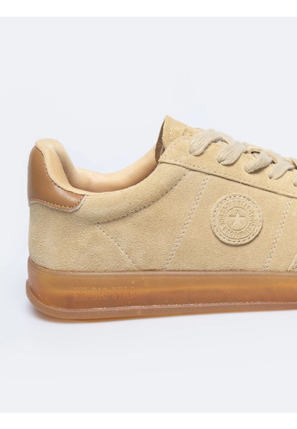 Big-Star - Sneakersy damskie ze skóry naturalnej zamszowej beżowe RR274849 801. Okazja: na co dzień. Zapięcie: sznurówki. Kolor: beżowy. Materiał: skóra, zamsz. Szerokość cholewki: normalna