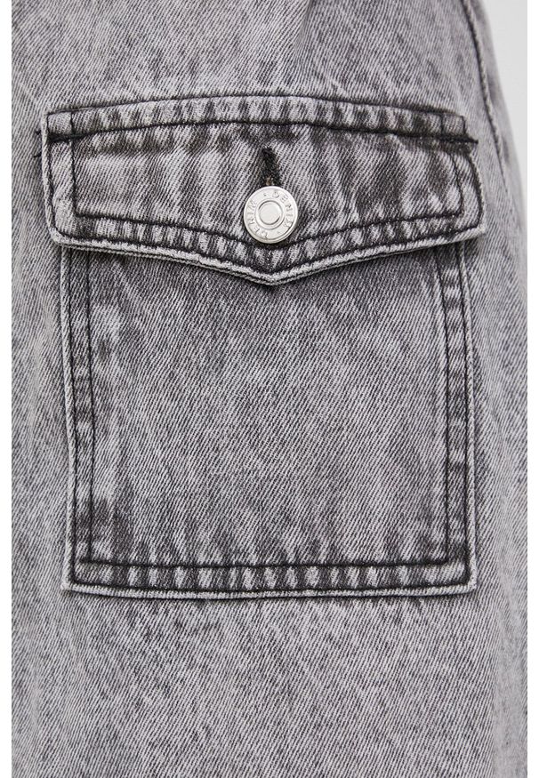 Answear Lab kurtka jeansowa answear.LAB X kolekcja limitowana NO SHAME damska kolor szary przejściowa. Okazja: na co dzień. Kolor: szary. Materiał: jeans. Styl: wakacyjny