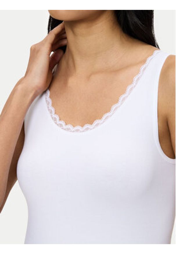 Triumph Top Feel Of Cotton 10224975 Biały Slim Fit. Kolor: biały. Materiał: bawełna