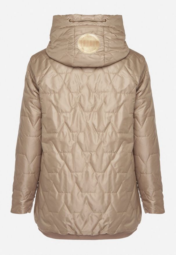 Born2be - Ciemnobeżowa Kurtka Pikowana o Pudełkowym Kroju z Kapturem Nusolea. Okazja: na co dzień. Typ kołnierza: kaptur. Kolekcja: plus size. Kolor: beżowy. Materiał: jeans. Styl: casual, elegancki