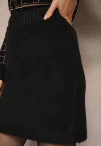 Renee - Czarna Prosta Spódnica z Dzianiny z Domieszką Wełny z Gumką w Talii Parilae. Okazja: na co dzień. Kolor: czarny. Materiał: dzianina, wełna. Styl: elegancki, casual #5