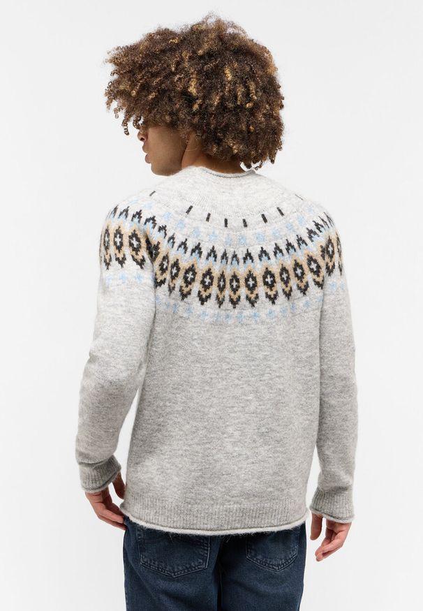 Mustang - MUSTANG Bloomfield MĘSKI SWETER KLASYCZNY Mid Grey Mélange 1015482 4140. Styl: klasyczny