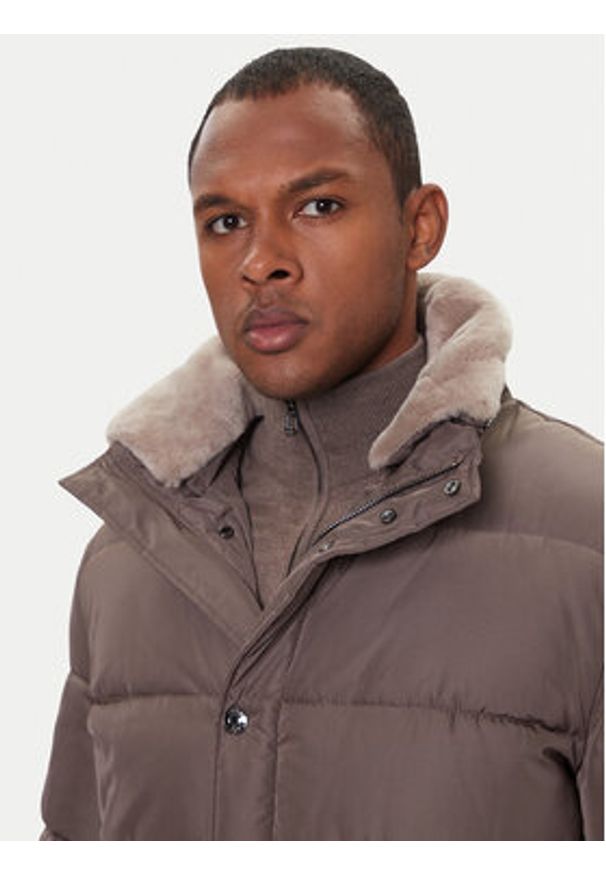 JOOP! Kurtka zimowa Newton 30048499 Brązowy Regular Fit. Kolor: brązowy. Materiał: syntetyk. Sezon: zima