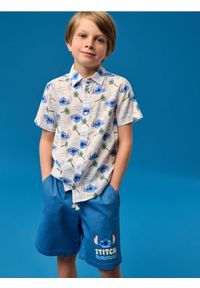 Sinsay - Szorty jeansowe Stitch - mid blue. Materiał: jeans