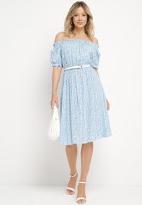 Born2be - Niebieska Sukienka Midi z Wiskozy Hiszpanka w Kwiatowy Print Oserafia. Typ kołnierza: dekolt hiszpanka. Kolor: niebieski. Materiał: wiskoza. Wzór: kwiaty, nadruk. Styl: boho. Długość: midi #7