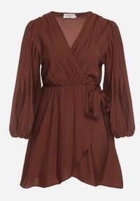 Born2be - Brązowa Kopertowa Sukienka z Wiskozą z Wiązaniem w Pasie Vidila. Kolekcja: plus size. Kolor: brązowy. Materiał: wiskoza. Sezon: jesień, wiosna. Typ sukienki: kopertowe #2