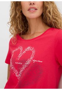 bonprix - Bluzka bawełniana z nadrukiem serca z bawełny organicznej. Kolor: czerwony. Materiał: bawełna. Długość rękawa: krótki rękaw. Długość: krótkie. Wzór: nadruk #2