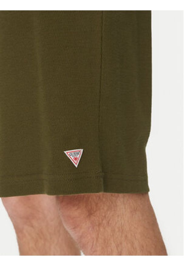 Guess Szorty sportowe F5GD00 KC5Y1 Khaki Regular Fit. Kolor: brązowy. Materiał: bawełna. Styl: sportowy