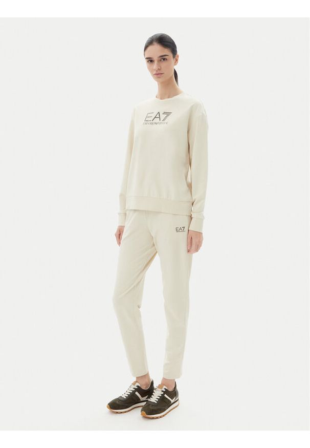 EA7 Emporio Armani Dres 7W000115 AF13135 U1079 Beżowy Regular Fit. Kolor: beżowy. Materiał: bawełna
