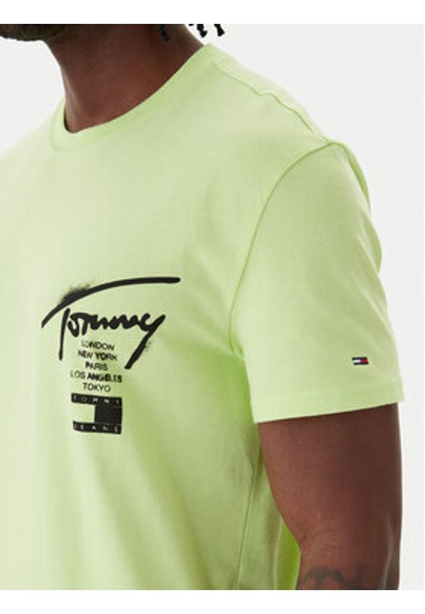 Tommy Jeans T-Shirt City Sign DM0DM22553 Zielony Regular Fit. Kolor: zielony. Materiał: bawełna