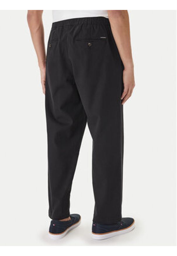 Nautica Chinosy Varuna 2 NCC03963 Czarny Regular Fit. Kolor: czarny. Materiał: bawełna