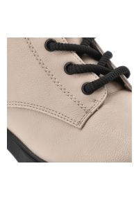 Beżowe Botki Vinceza Skórzane Buty Damskie. Okazja: na co dzień. Zapięcie: zamek. Kolor: beżowy. Szerokość cholewki: normalna. Materiał: skóra. Sezon: zima, jesień. Obcas: na obcasie. Styl: casual, elegancki. Wysokość obcasa: średni #3