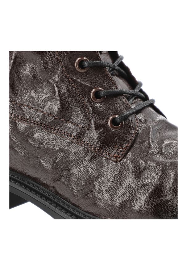 Brązowe Botki Artiker Skórzane Obuwie Damskie. Okazja: na spacer. Wysokość cholewki: przed kolano. Kolor: brązowy. Materiał: skóra. Szerokość cholewki: normalna. Styl: klasyczny, vintage