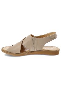 Beżowe Sandały Nessi Modne Obuwie Damskie. Nosek buta: otwarty. Kolor: beżowy. Materiał: skóra. Wzór: gładki. Sezon: lato. Obcas: na koturnie. Styl: elegancki. Wysokość obcasa: średni #7