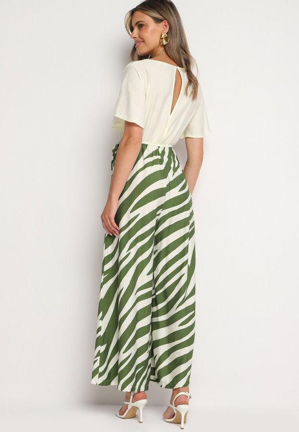 Born2be - Zielono-Beżowy Taliowany Kombinezon z Szerokimi Nogawkami i Paskiem w Talii Nellma. Okazja: na co dzień. Kolor: zielony. Materiał: wiskoza. Długość rękawa: krótki rękaw. Długość: krótkie. Styl: casual, elegancki