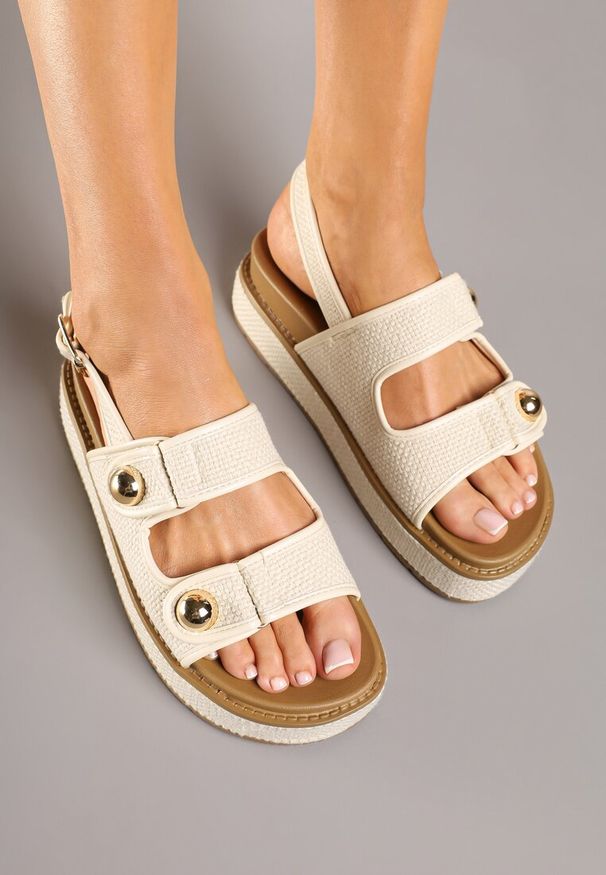 Renee - Beżowe Sandały na Platformie z Plecionką i Metalicznymi Aplikacjami Pollani. Okazja: na co dzień, na imprezę. Zapięcie: sprzączka. Kolor: beżowy. Wzór: aplikacja. Sezon: lato. Obcas: na platformie. Styl: casual