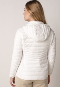 Born2be - Biała Pikowana Kurtka Przejściowa z Kapturem i Elastycznymi Panelami Feziala. Okazja: na co dzień. Typ kołnierza: kaptur. Kolor: biały. Materiał: jeans, nylon. Sezon: wiosna. Styl: casual, sportowy #4