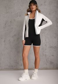 Renee - Biała Przejściowa Kurtka z Pikowaniem i Elastycznymi Rękawami Salisia. Okazja: na co dzień. Typ kołnierza: kaptur. Kolor: biały. Materiał: nylon. Styl: casual, sportowy #6