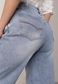 Born2be - Niebieskie Jeansy z Bawełną Szerokie z Wysokim Stanem Artilla. Okazja: na co dzień. Stan: podwyższony. Kolor: niebieski. Styl: casual, elegancki #6