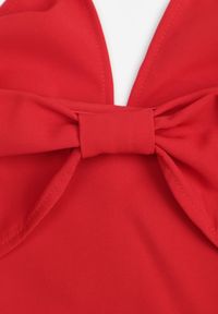 Born2be - Czerwona Koktajlowa Sukienka VICES Hiszpanka o Rozkloszowanym Kroju Diolora. Typ kołnierza: dekolt hiszpanka. Kolor: czerwony. Materiał: poliester. Typ sukienki: rozkloszowane. Styl: wizytowy #6