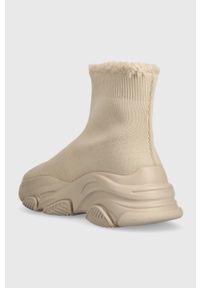 Steve Madden sneakersy Partisan kolor beżowy SM11002215. Nosek buta: okrągły. Kolor: beżowy. Materiał: guma. Szerokość cholewki: normalna. Obcas: na platformie #4