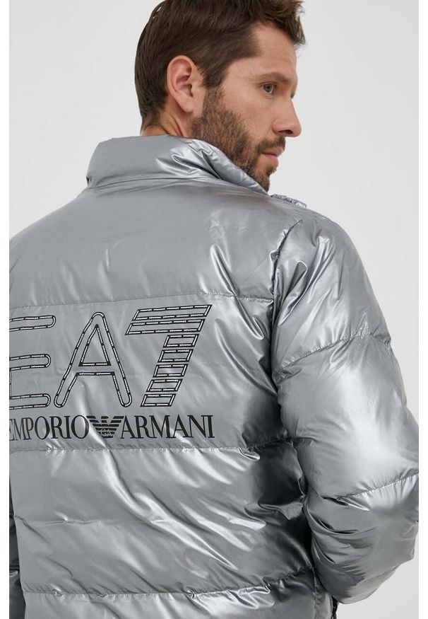 EA7 Emporio Armani kurtka męska kolor srebrny zimowa. Kolor: srebrny. Materiał: polar. Sezon: zima