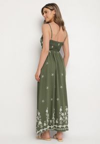 Born2be - Zielona Sukienka z Wiskozy Ozdobiona Haftami Lunireia. Okazja: na co dzień. Typ kołnierza: dekolt w kształcie V. Kolor: zielony. Materiał: wiskoza. Długość rękawa: na ramiączkach. Wzór: aplikacja, haft. Typ sukienki: proste. Styl: casual #3