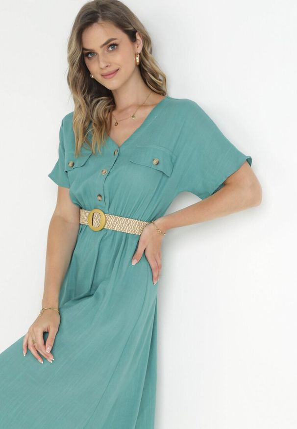 Born2be - Zielona Bawełniana Sukienka Midi z Gumką w Pasie i Paskiem z Klamerką Daylia. Kolor: zielony. Materiał: bawełna. Sezon: wiosna, lato. Długość: midi