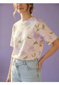 Sinsay - Bawełniana koszulka w kwiaty - Inny. Materiał: bawełna. Wzór: kwiaty #1