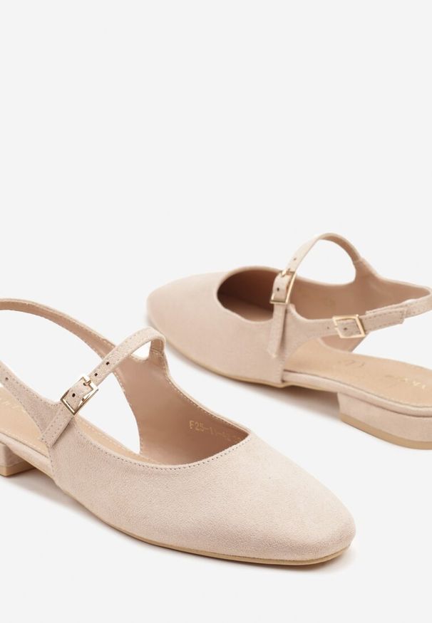 Renee - Beżowe Sandały Slingback Vices z Wkładką ze Skóry Naturalnej Sovritia. Okazja: na spotkanie biznesowe, do pracy, na co dzień. Zapięcie: pasek. Kolor: beżowy. Materiał: skóra. Sezon: lato. Obcas: na płaskiej podeszwie. Styl: elegancki, biznesowy, klasyczny, casual